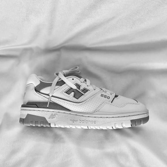 NWT White and Grey New Balance 550s - Picture 2 of 4